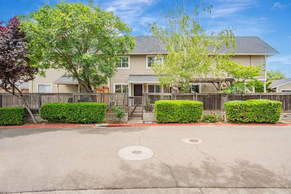 3090 Woods CIR, Davis, CA 95616