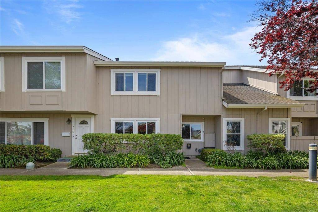Foster City, CA 94404,714 Comet DR