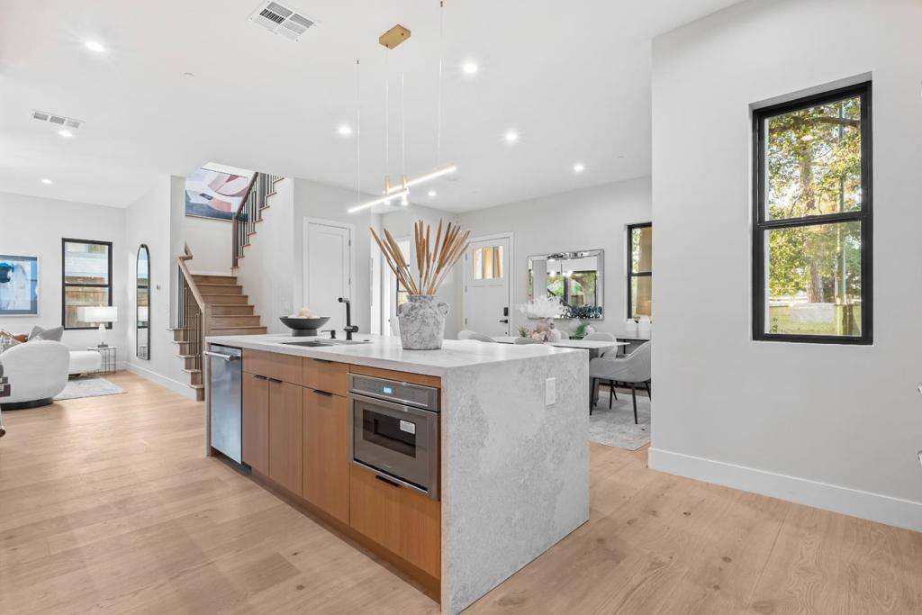 Mountain View, CA 94040,763 Cuesta DR