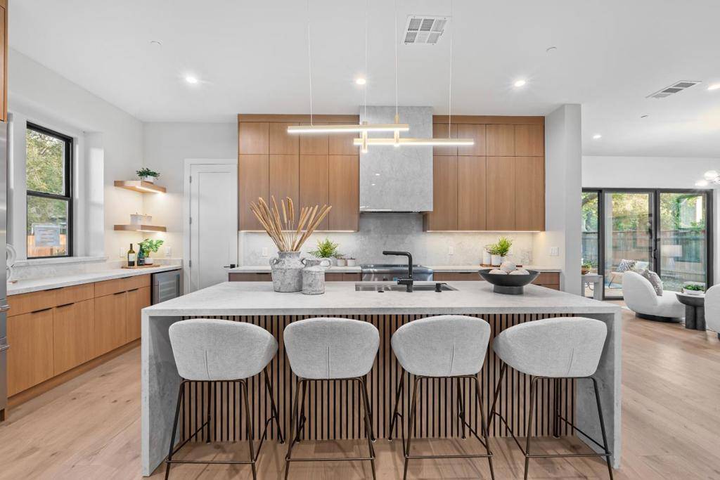 Mountain View, CA 94040,763 Cuesta DR