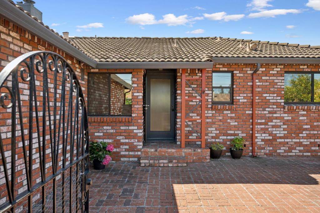 Hayward, CA 94544,271 Goodrich ST