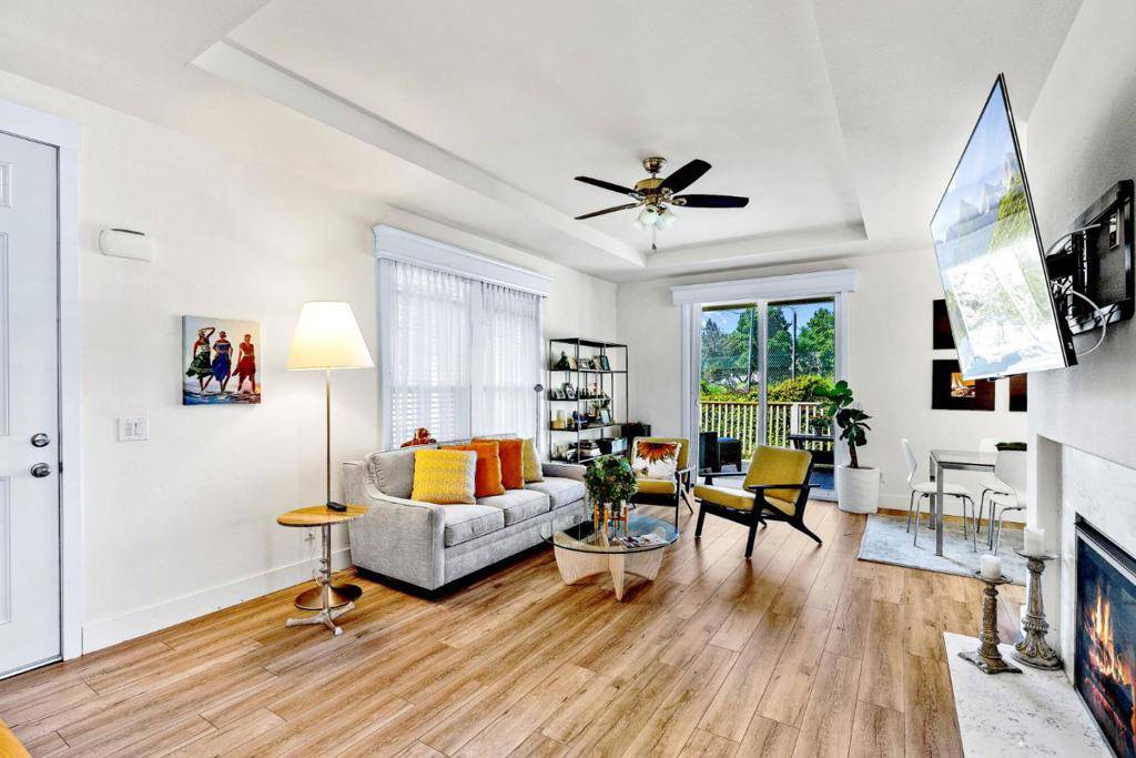 Scotts Valley, CA 95066,225 Mount Hermon RD