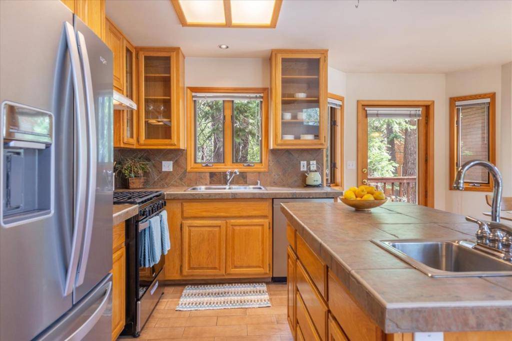 Truckee, CA 96161,16900 Northwoods BLVD