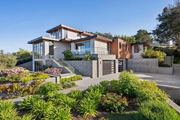 Hillsborough, CA 94010,855 Darrell RD