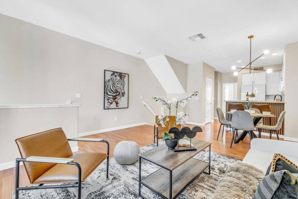 Hayward, CA 94541,700 Mesa CIR