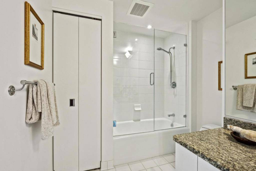 San Francisco, CA 94107,207 King ST #402