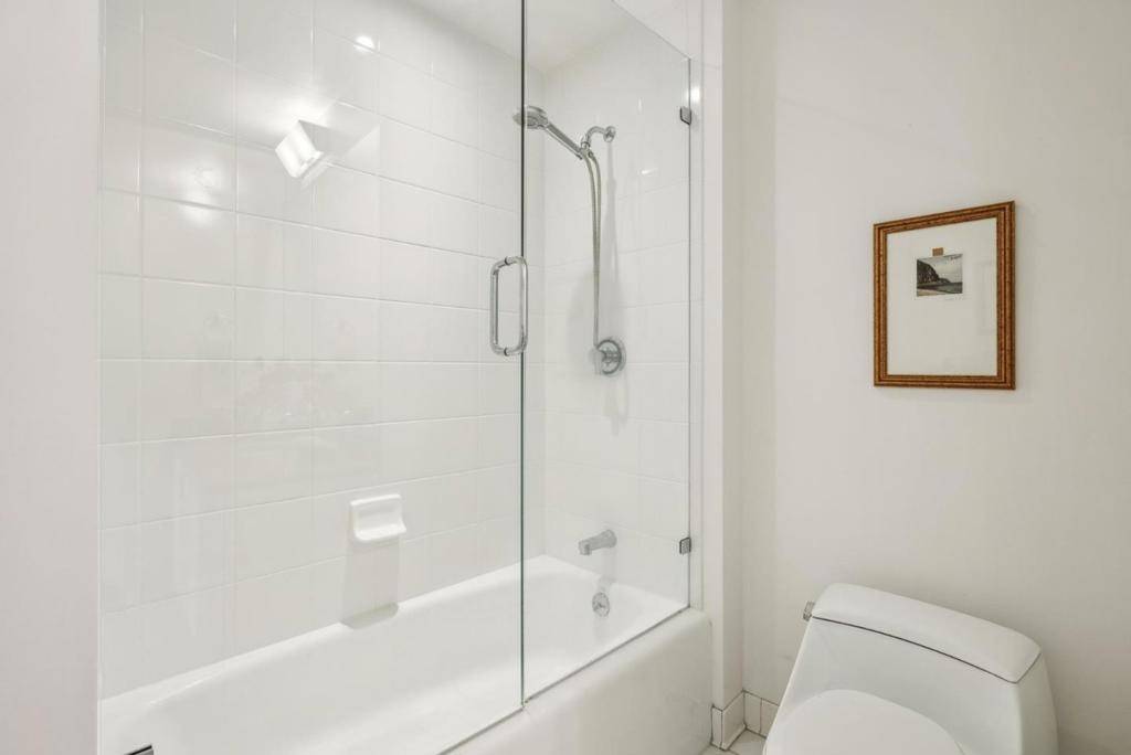 San Francisco, CA 94107,207 King ST #402