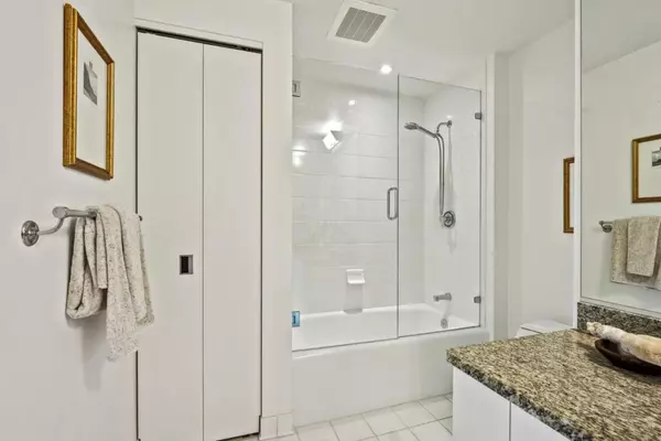 San Francisco, CA 94107,207 King ST #402