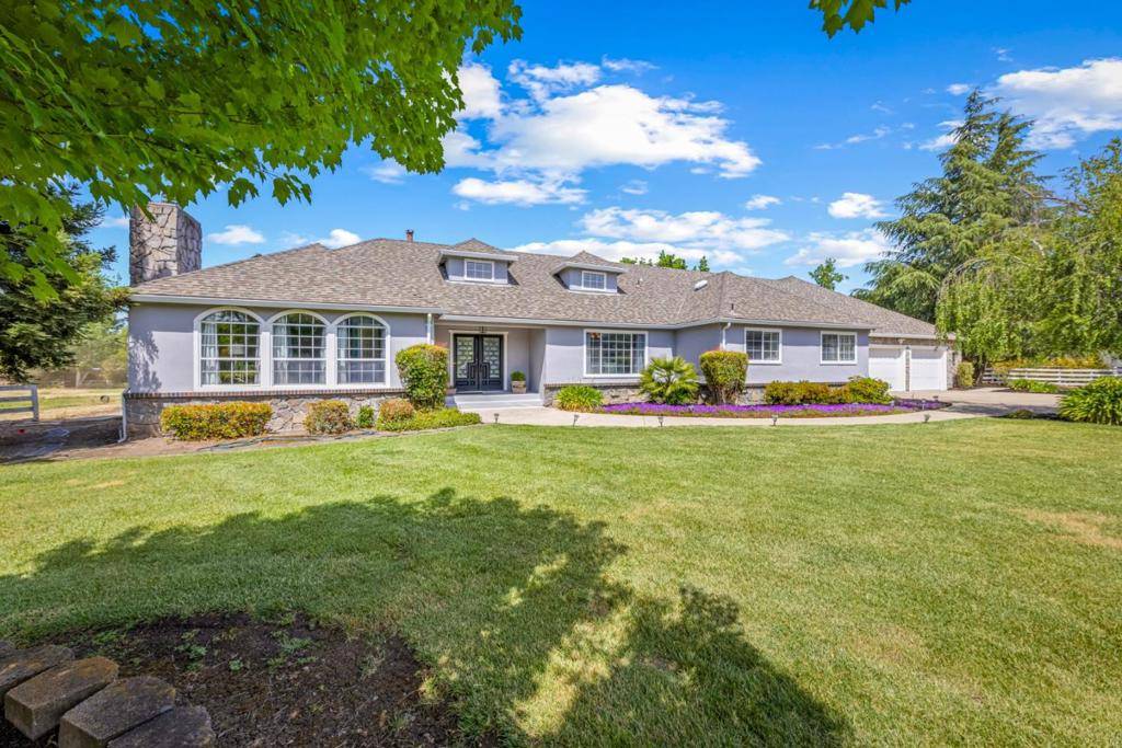 14830 Bartlett CT, San Martin, CA 95046