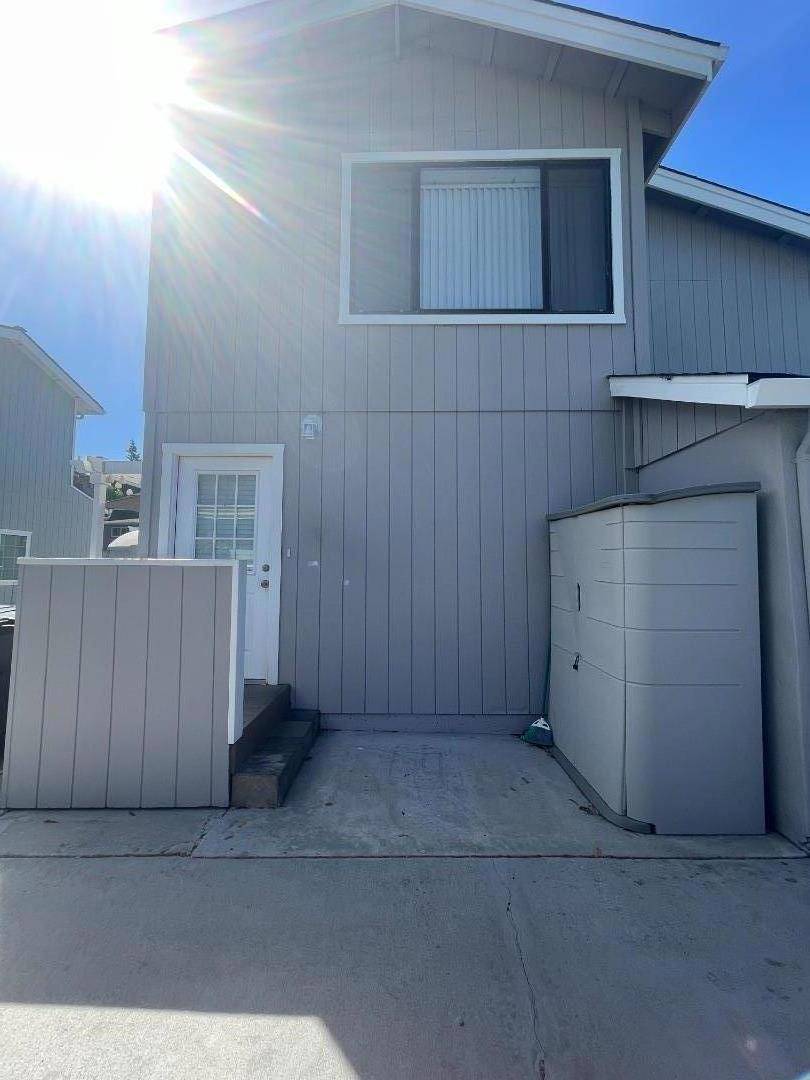 Redwood City, CA 94061,134 Cypress #A Upstairs