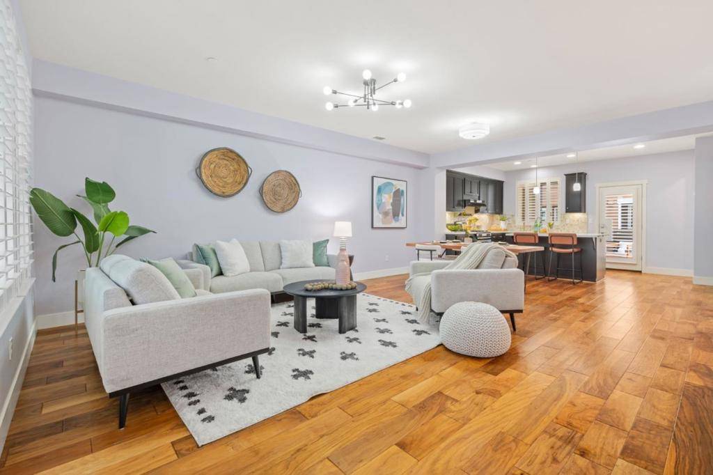 Mountain View, CA 94043,2560 Saffron WAY