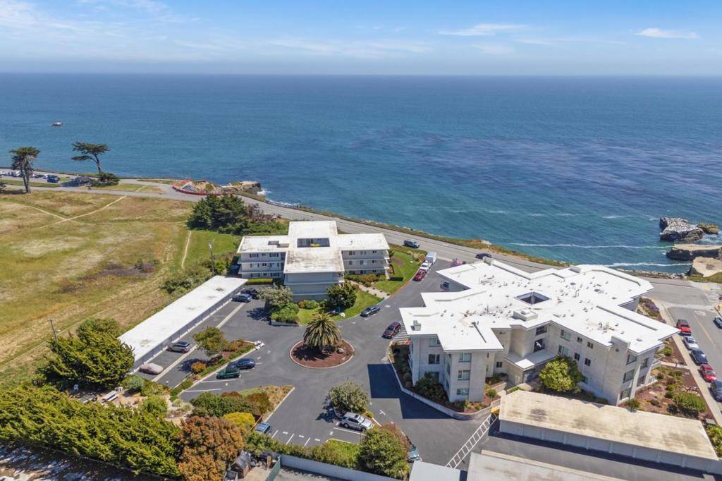 Santa Cruz, CA 95060,880 West Cliff DR #9