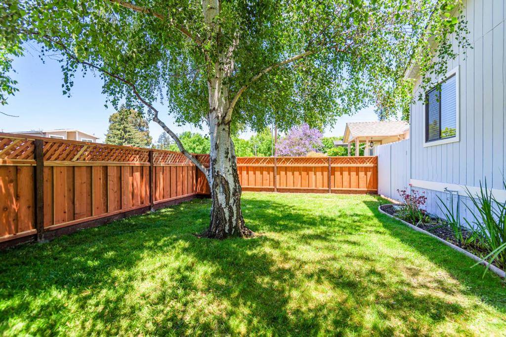 Redwood City, CA 94061,1105 Valota RD