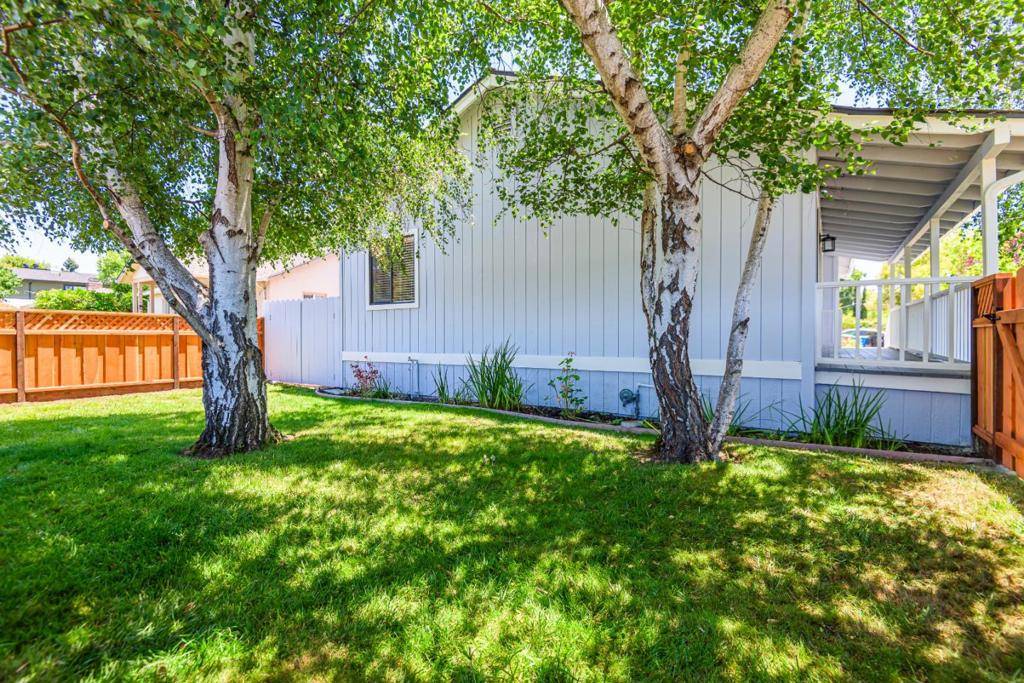 Redwood City, CA 94061,1105 Valota RD
