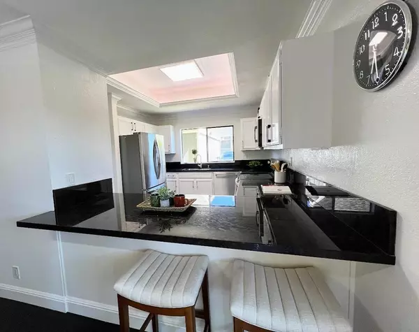 Foster City, CA 94404,801 Ram LN