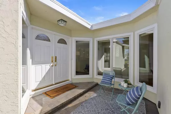 Foster City, CA 94404,372 Bluefish CT