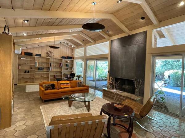Stanford, CA 94305,843 Sonoma Terrace