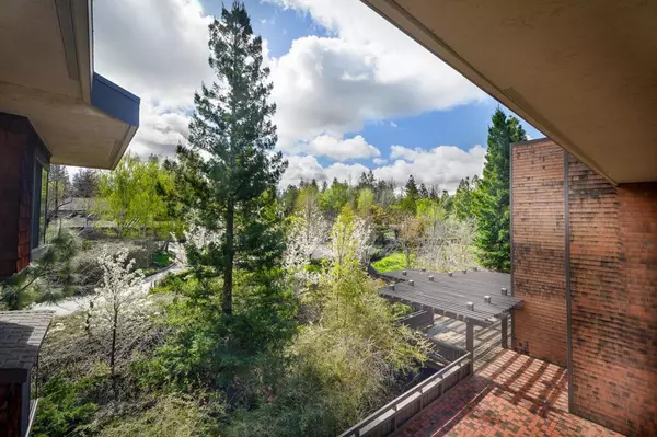 Menlo Park, CA 94025,1280 Sharon Park DR #27