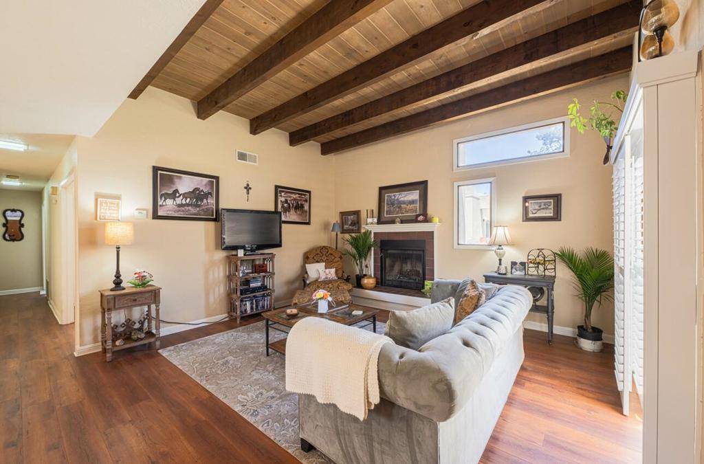 Salinas, CA 93901,42 W San Joaquin ST #8