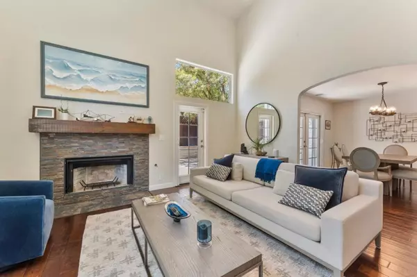 Morgan Hill, CA 95037,960 Oak Park DR