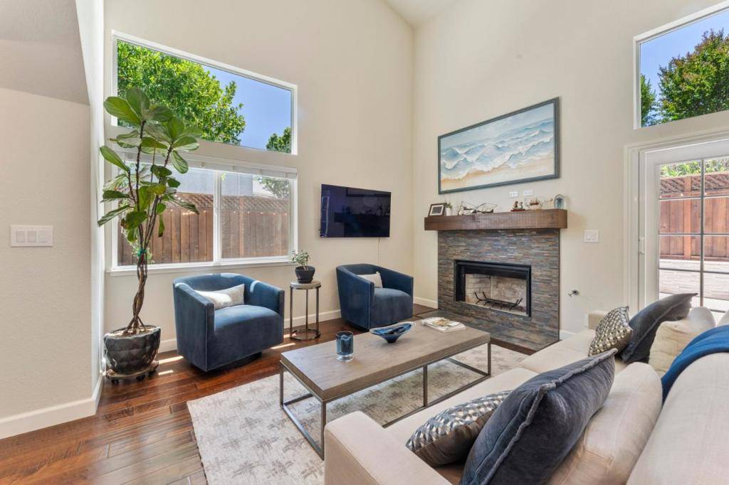Morgan Hill, CA 95037,960 Oak Park DR