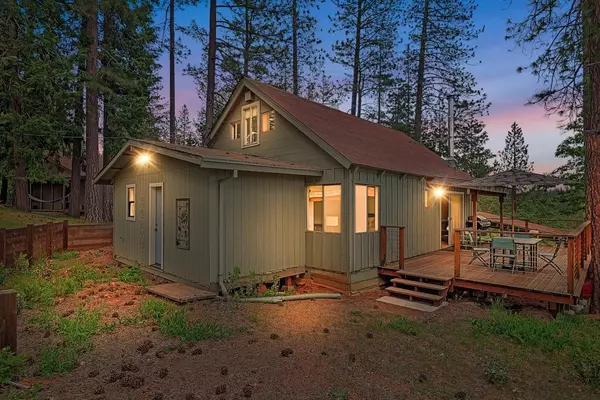 1753 Lightning LN, Arnold, CA 95223