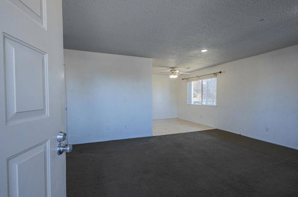 Salinas, CA 93906,1893 Cherokee DR #4