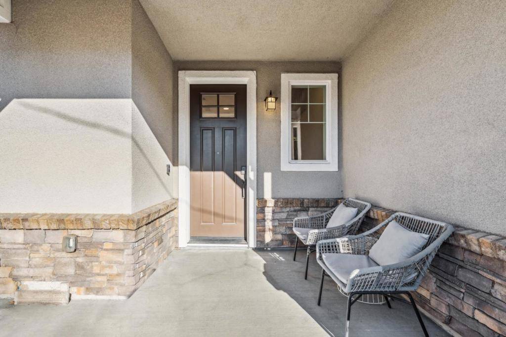 2709 Delaney CT, Castro Valley, CA 94546