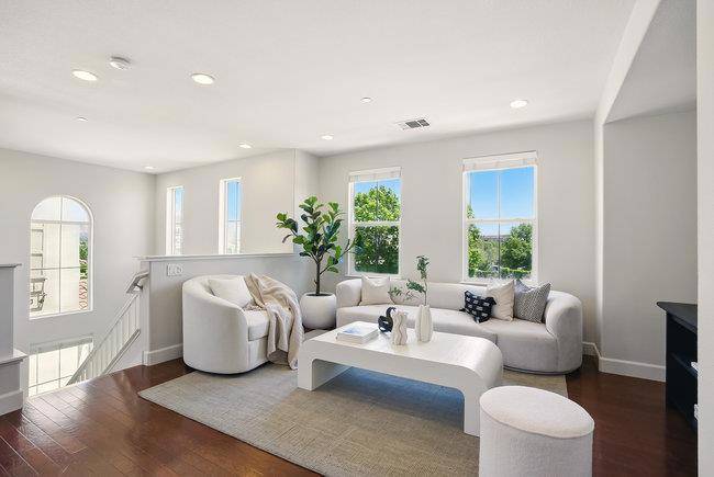 Milpitas, CA 95035,937 Mente Linda LOOP