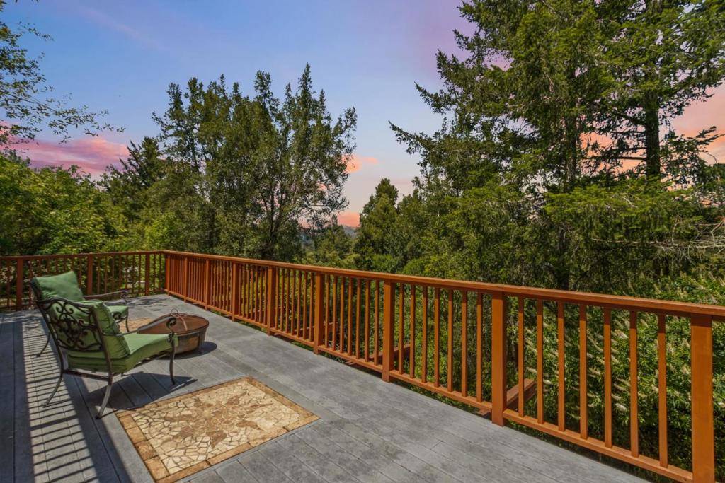 Ben Lomond, CA 95005,333 Azalea AVE