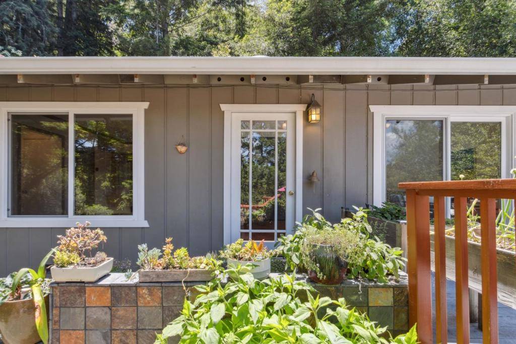 Ben Lomond, CA 95005,333 Azalea AVE
