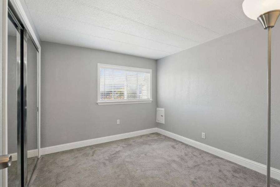 3015 E BAYSHORE RD, Redwood City, CA 94063
