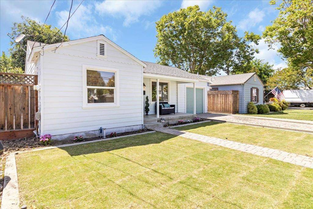 Hollister, CA 95023,1318 Sally ST