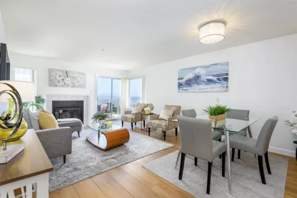 Daly City, CA 94014,383 Green Ridge DR #3