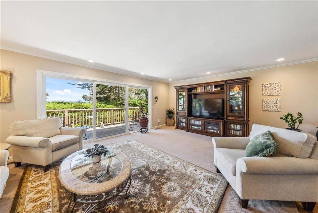 Monterey, CA 93940,1 Windsor Rise
