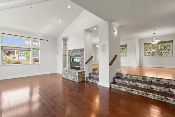 Santa Cruz, CA 95060,108 Misty CT