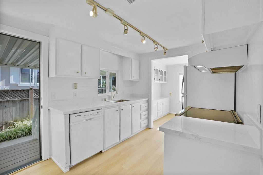 Half Moon Bay, CA 94019,7 Seashell CIR
