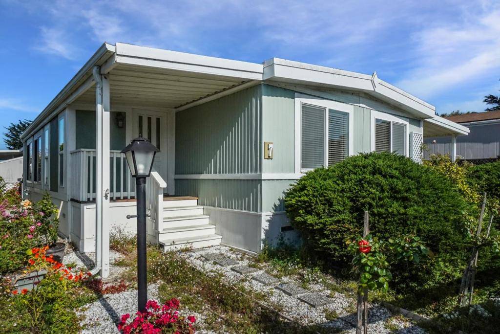 7 Seashell CIR, Half Moon Bay, CA 94019
