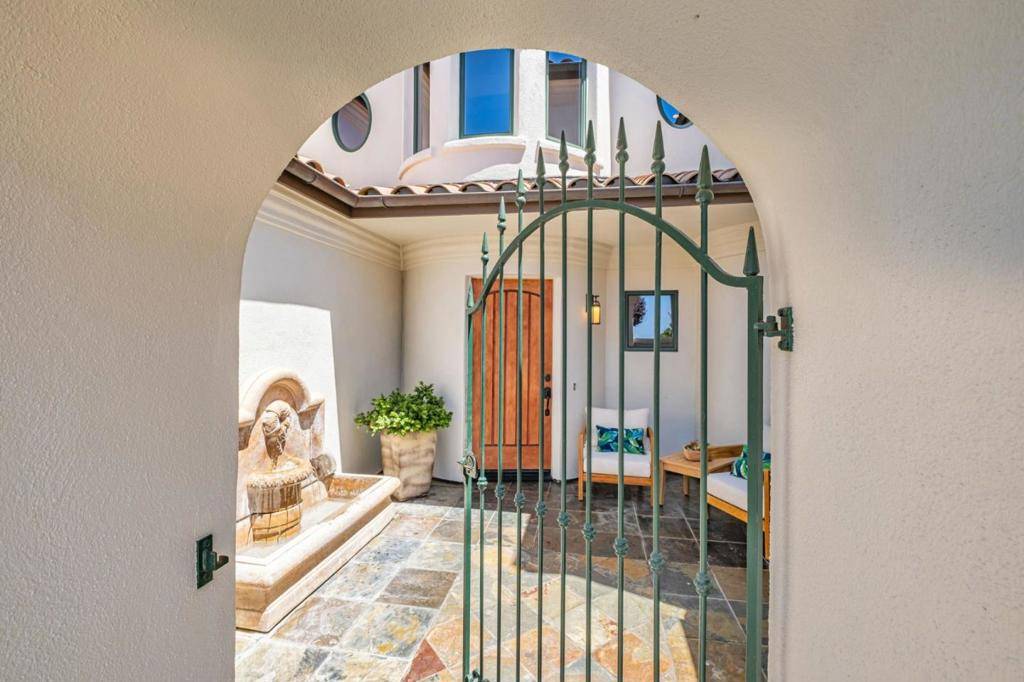 Aptos, CA 95003,125 Zanzibar DR