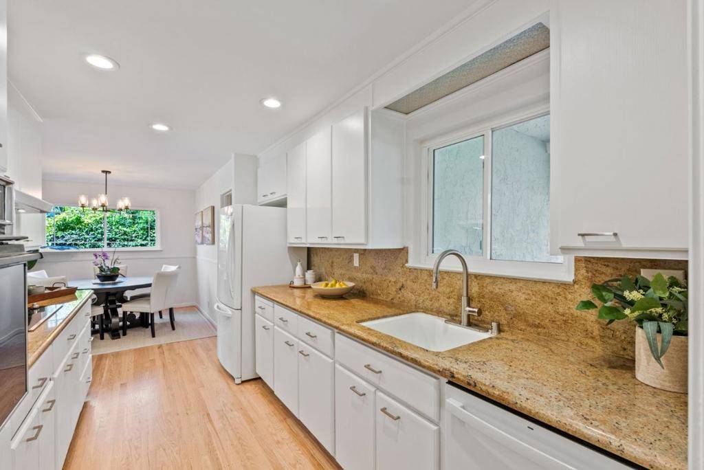 Palo Alto, CA 94303,3520 Greer RD