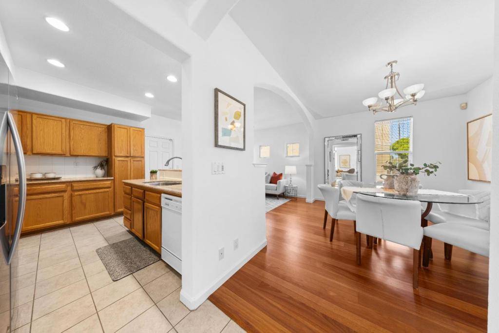 Mountain View, CA 94040,298 S Rengstorff AVE