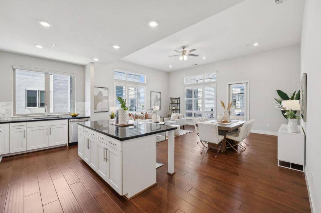 Foster City, CA 94404,1028 Foster Square LN #404