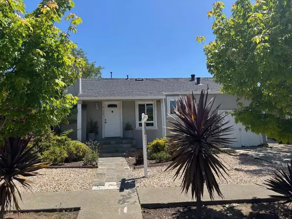 Castro Valley, CA 94546,21428 Lake Chabot RD