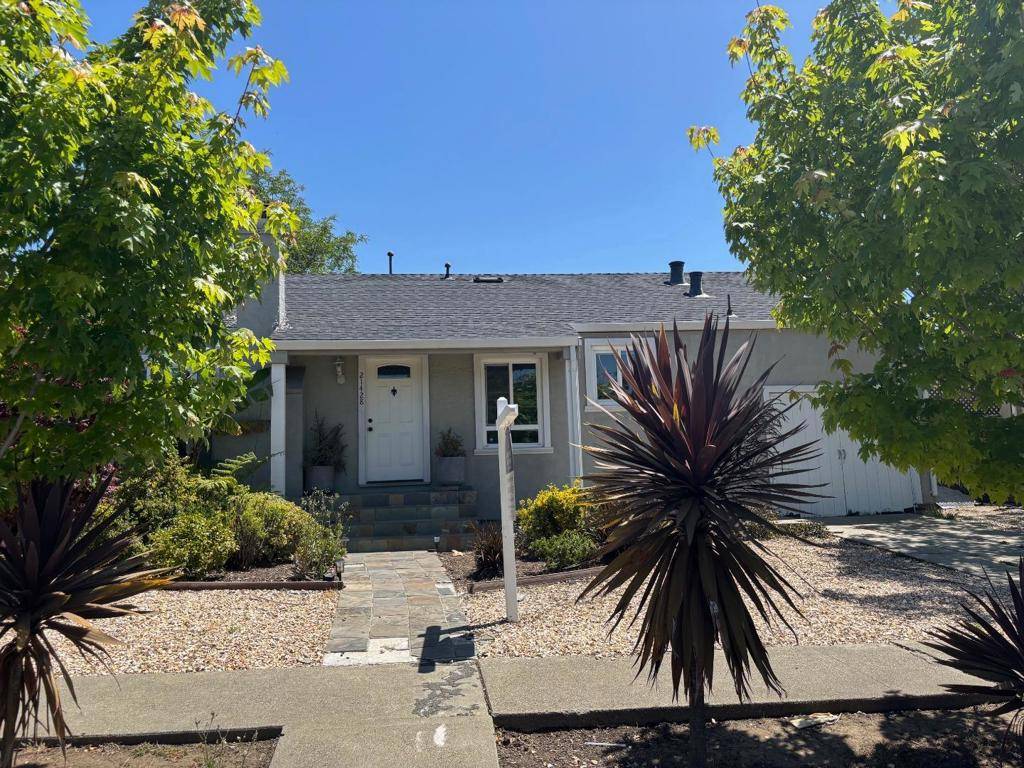 Castro Valley, CA 94546,21428 Lake Chabot RD