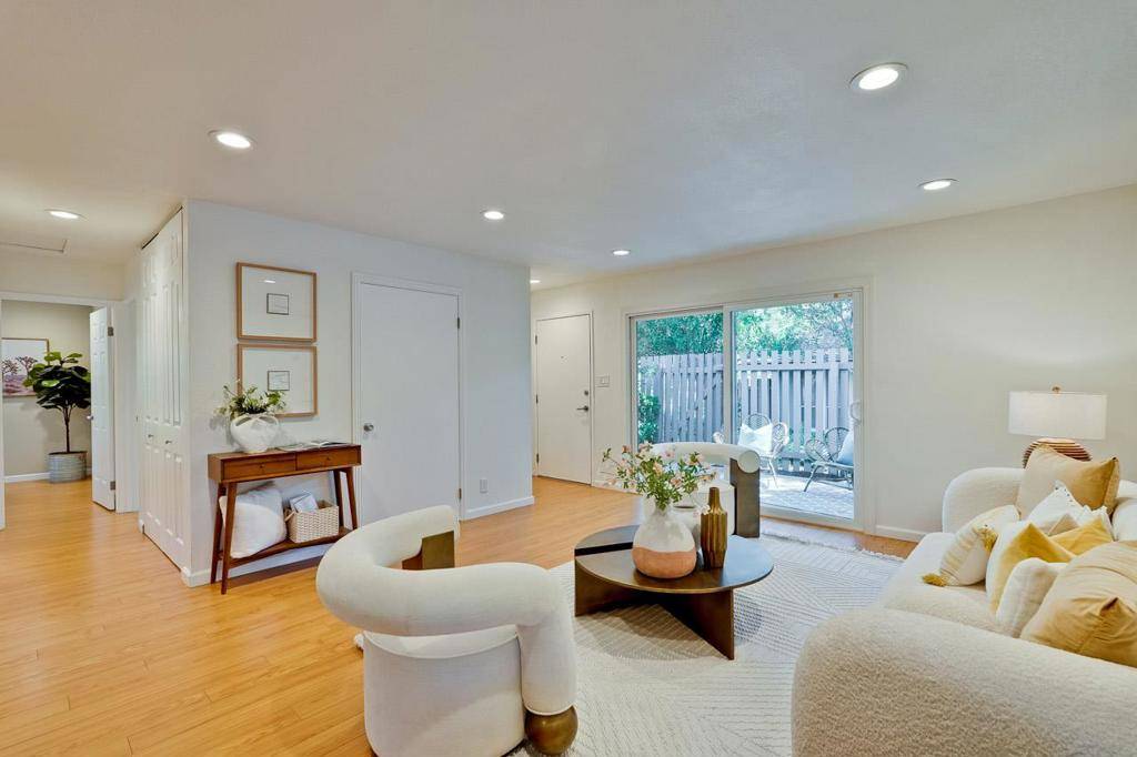 Cupertino, CA 95014,21089 Red Fir CT