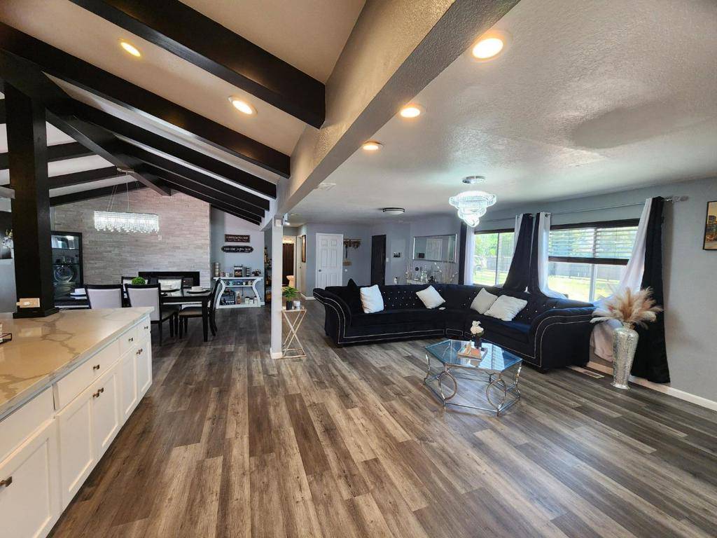 Modesto, CA 95357,601 Weyer RD