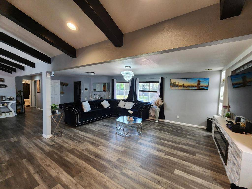 Modesto, CA 95357,601 Weyer RD