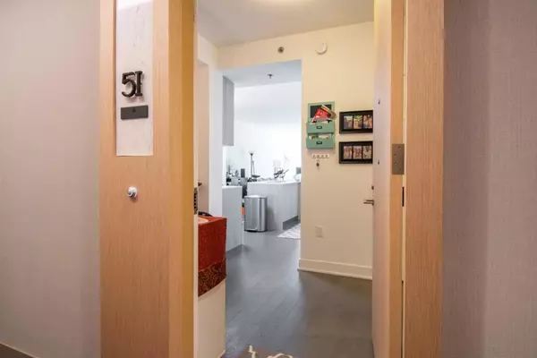 San Francisco, CA 94105,318 Main ST #5I