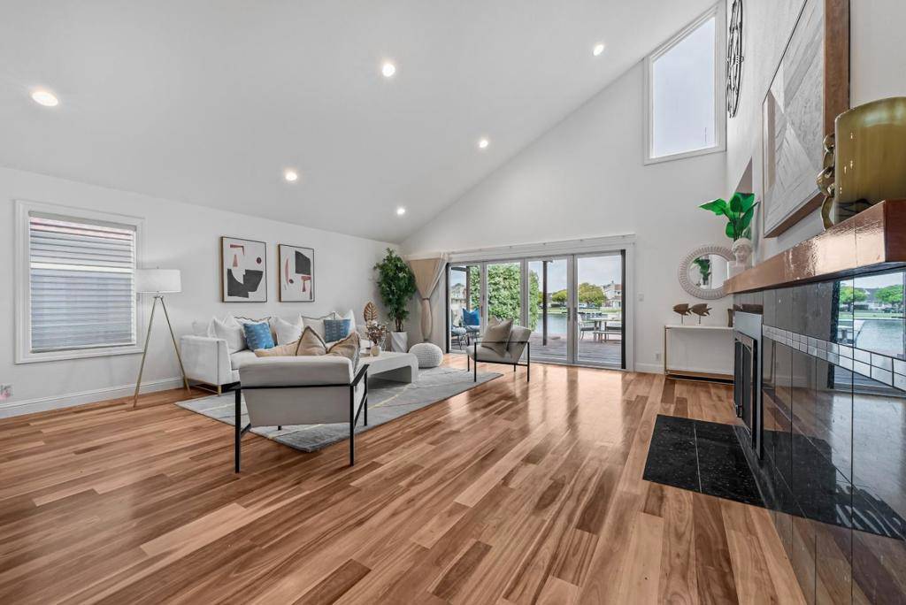 Foster City, CA 94404,707 Santa Cruz LN