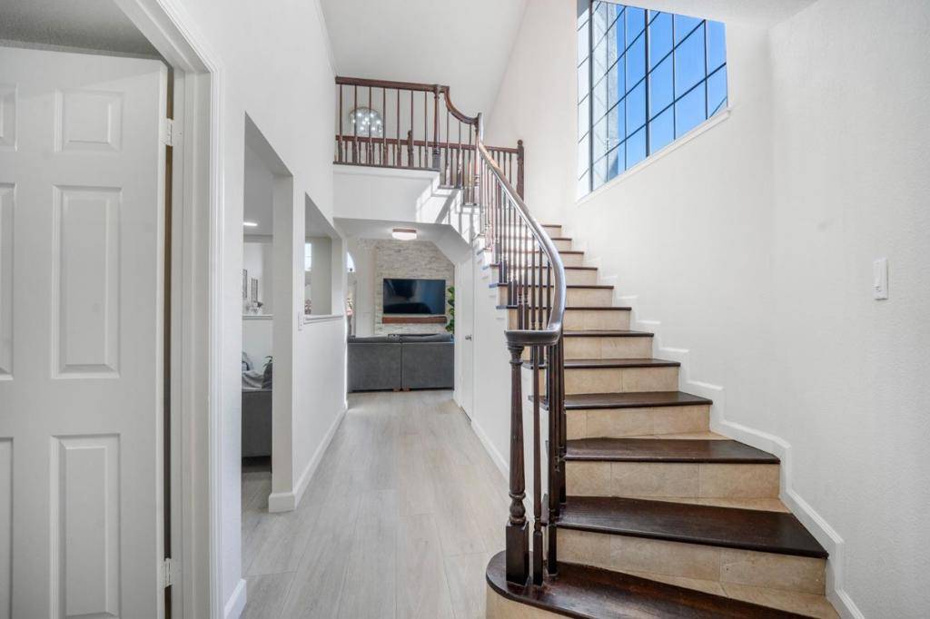 Morgan Hill, CA 95037,945 Oak Park DR